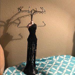 Classy vintage jewelry holder!!